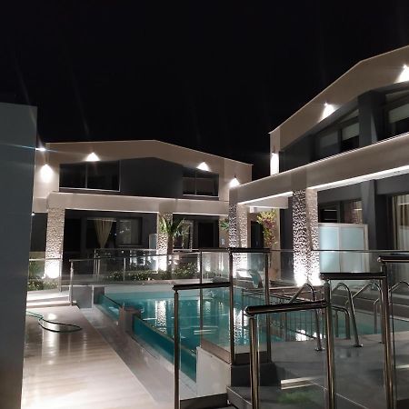 Vrasná Amalia Deluxe Villas מראה חיצוני תמונה